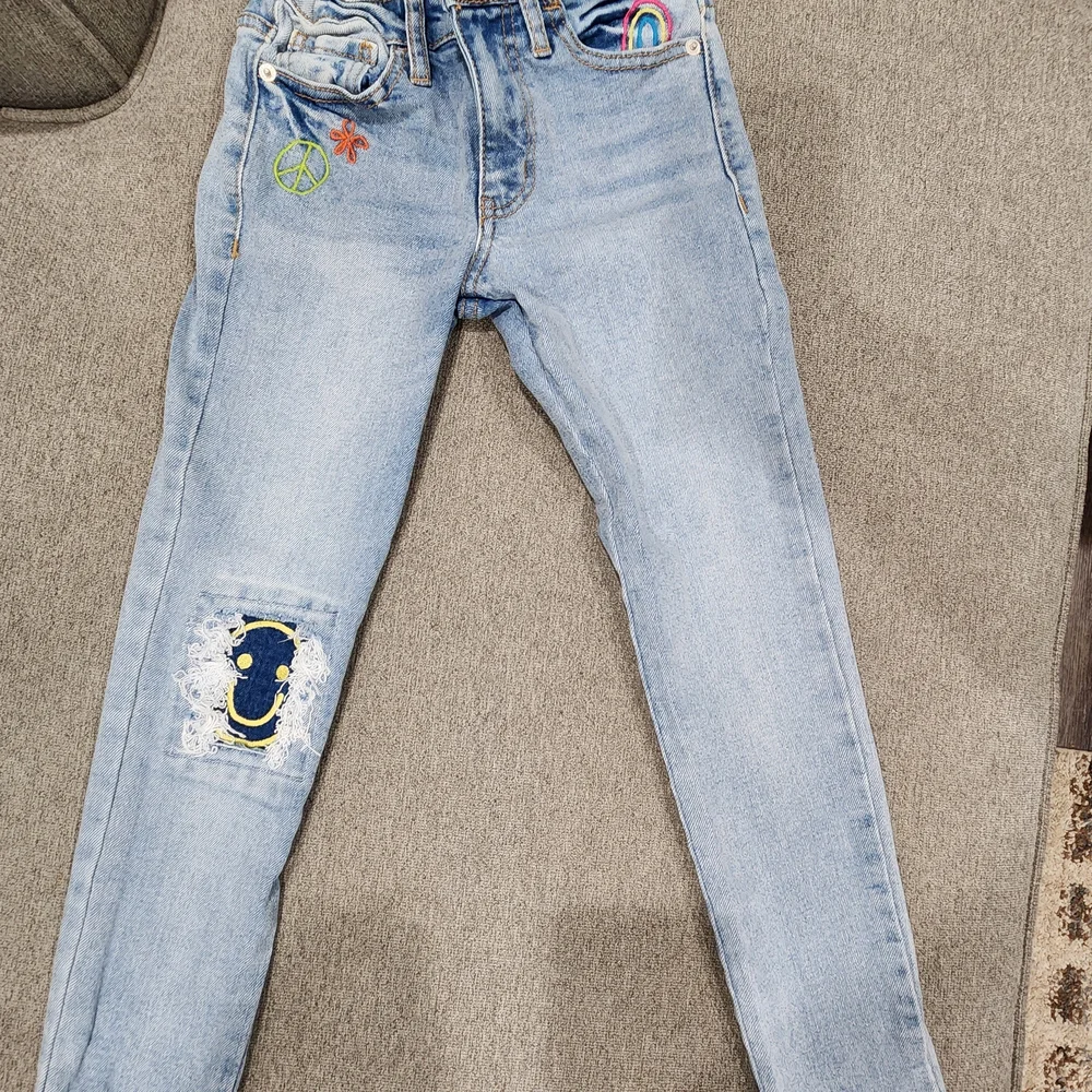 Cat & Jack Light Blue Skinny Jeans with Fun Patches - Picture 1 of 3